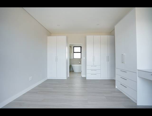 4 BEDROOM HOUSE FOR SALE IN SANDOWN